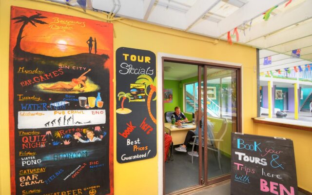 Backpackers In Paradise Resort - Hostel
