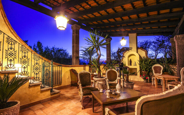 Mansion San Miguel