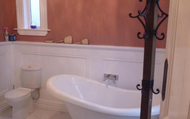 Theatre Royal Hotel Kumara