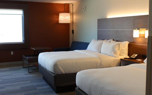 Holiday Inn Express & Suites Omaha - Millard Area, an IHG Hotel