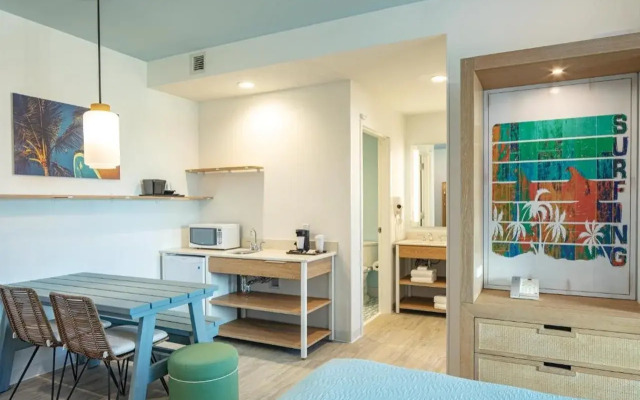 Universal's Endless Summer Resort - Dockside Inn and Suites