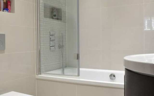 Stunning 3 Bedroom Garden Flat in Maida Vale