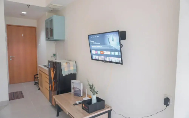 Comfy Studio At 2Nd Floor Evenciio Margonda Apartment