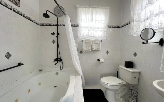 Welcome to the Unpretentious and Breezy Graceville, Steps Away From the Beach