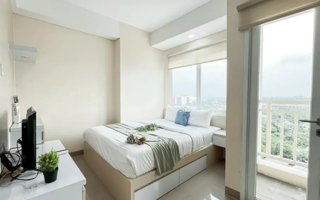 Soft Neutral Studio At B Residence Apartment – Guest Rooms – Legok