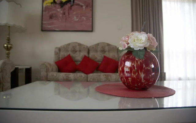 Deakin Executive Apartment