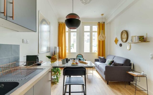 Sublime chic & modern apartment - Paris 5e by GuestReady