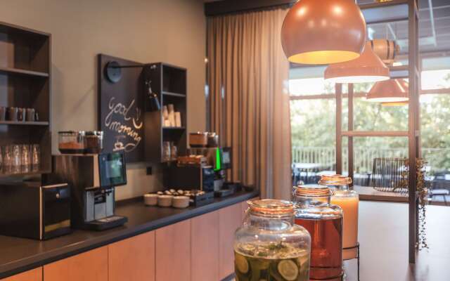 Holiday Inn - the niu, Tab Dusseldorf Main Station by IHG
