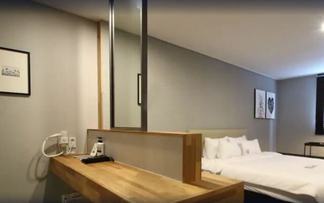 Calm Rest Hotel Busan Sasang