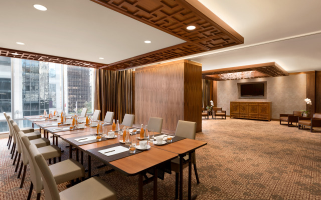Hyatt Vancouver Downtown Alberni Hotel