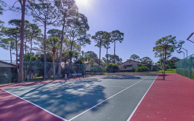 Yellow Pine Duplex Close to Pool & Tennis