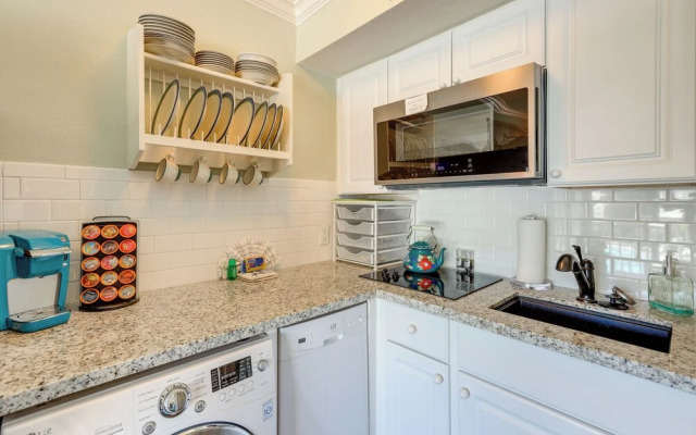 Balcony & Gulf Views: Galveston Condo Near Beach