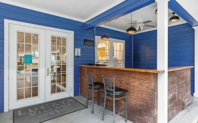 Thematic 4 bdr Near Disney-22101