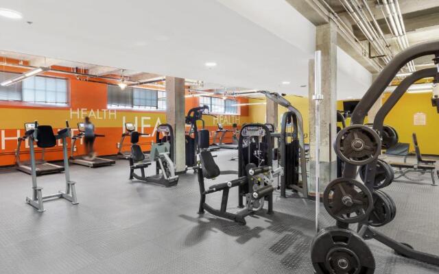 Trifecta 2BR Modern & Spacious Superhost