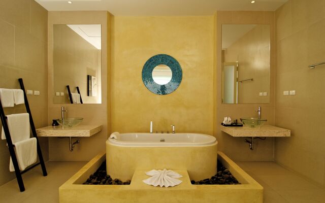 Grand Bleu Ocean View Pool Suite