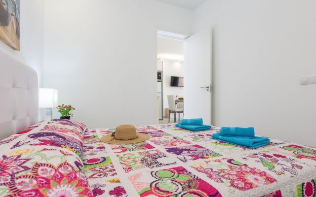C104A Brand New Apartment, Big Terrace, Pool