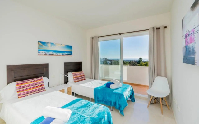 AL-321 Penthouse 3 bedrooms Alcazaba Lagoon