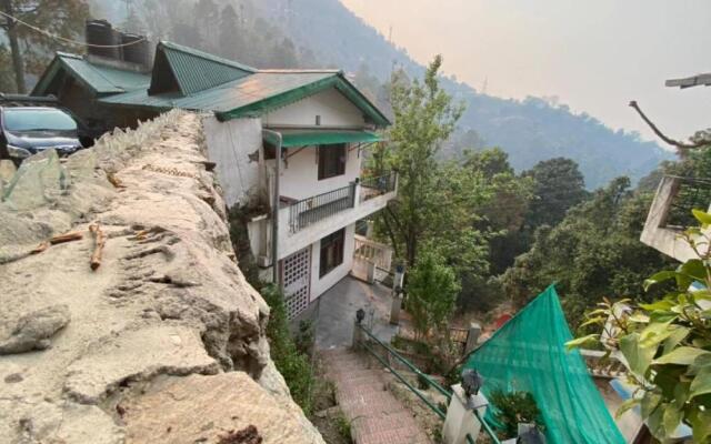 The Himalayan Living