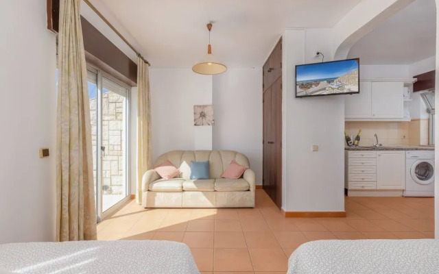 Oceanview Apart A By Sequeira
