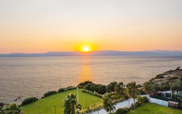 The Nowness Luxury Hotel & Spa (Adults Only 16+)