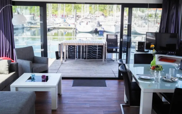 Hausboot in Boltenhagen