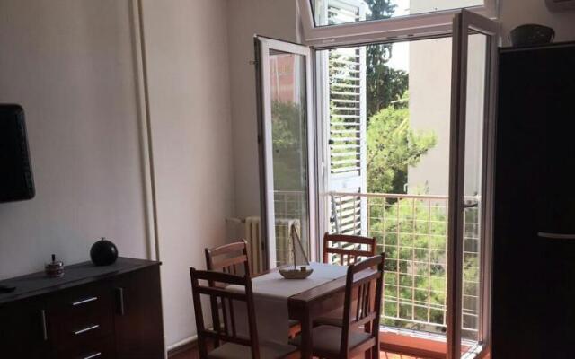 Mellitus Studio Apartment