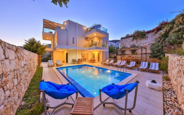 VILLA MYSTIC 5br/6bth Prvt Pool-Garden & Sea Views