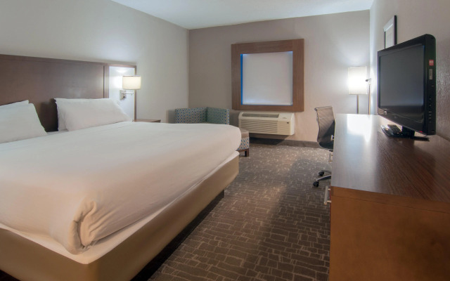Holiday Inn Express Hotel & Suites Spence Lane by IHG