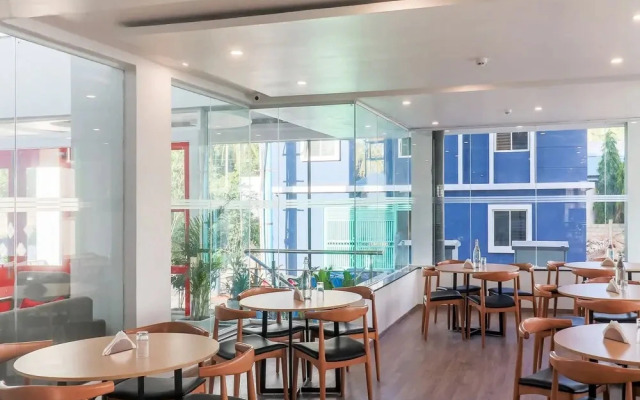 Sumithra Inn by OYO Rooms