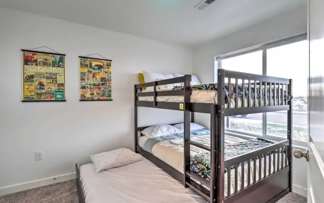 Modern Mountain Townhome - Ski Nearby