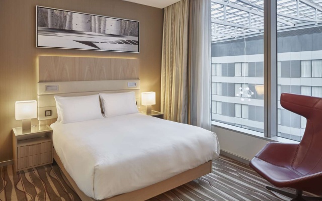 Hilton Frankfurt Airport - Image 7