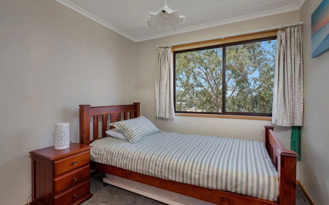 Relax Away - Family Get Away By The Sea