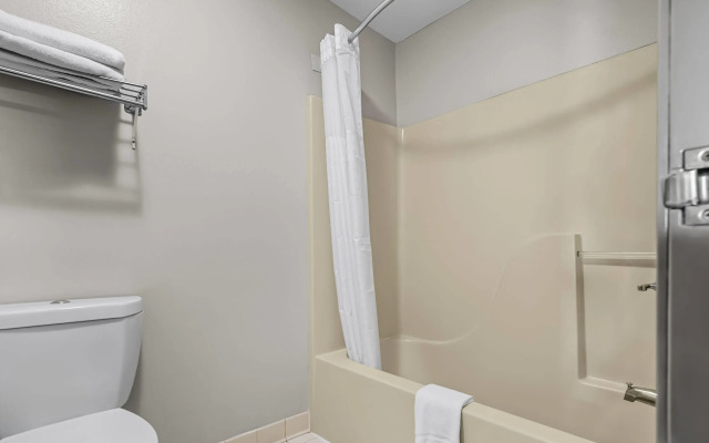 Days Inn by Wyndham Collinsville/St. Louis