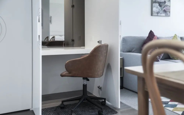 Bright South Yarra Flat With Balcony – Guest Rooms – Melbourne