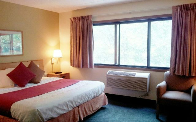 Boarders Inn & Suites by Cobblestone Hotels - Wautoma