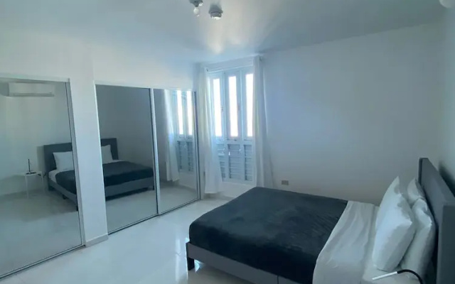 Arecibo Hotel 2107