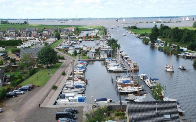 Large fully renovated farmhouse with indoor Swim spa and Sauna