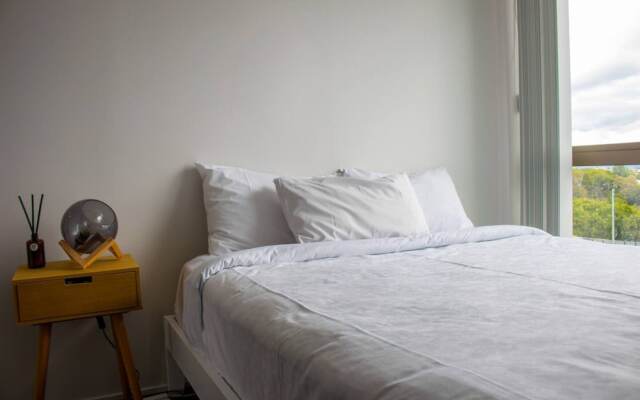 Comfortable 2 Bedroom Apartment With Stunning Views