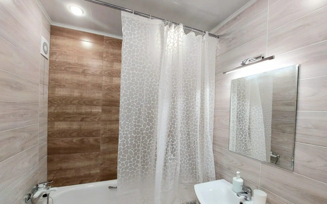 Шарман на проспекте Генерала Тюленева 48