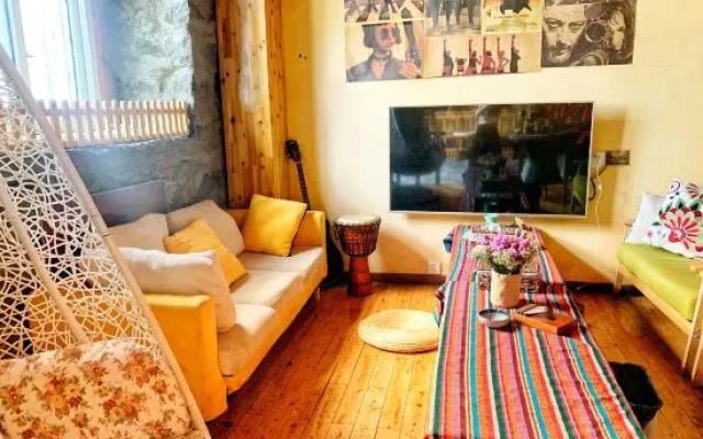 Yading Totem Boutique Inn