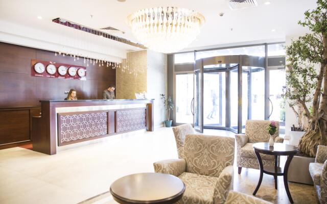 Grand Aras Hotel & Suites