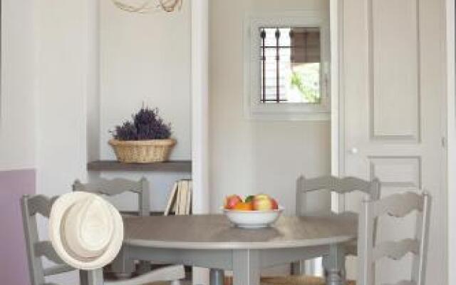 Pierre & Vacances Hotel Du Golf De Pont Royal En Provence