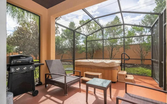 Cozy 4BR Regal Oaks w hot tub