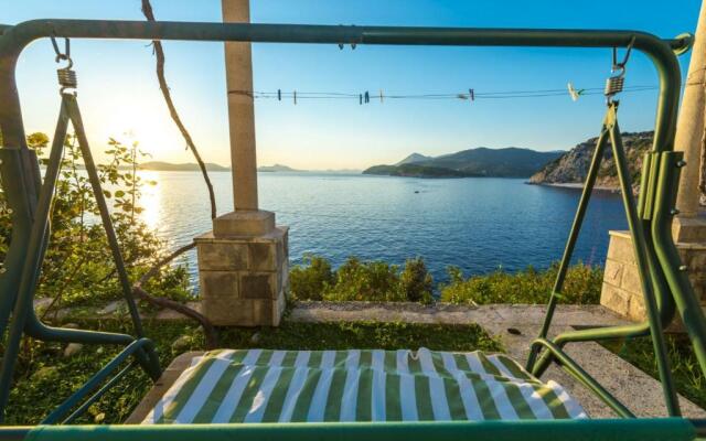 Apartment Dia - 30 m from sea