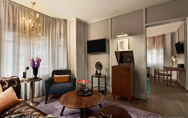 The Evelyn Hotel