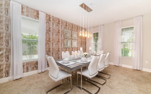 5267 Wildwood Way 5 Bedroom Home