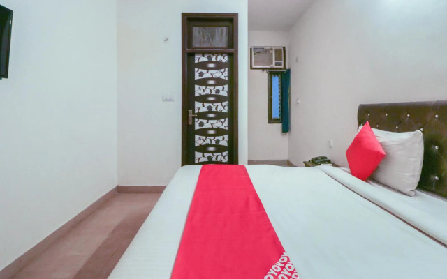 OYO 71197 Five Star residency
