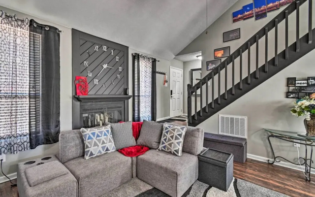 Updated Fayetville Townhome-away-from-home w/ Yard