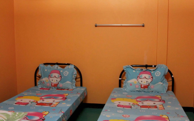 New C.H. Guest House – Guest Rooms – Bangkok