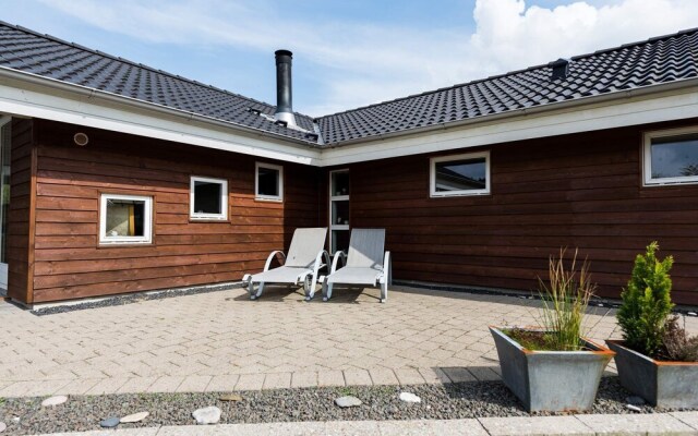 6 Person Holiday Home On A Holiday Park In Hemmet